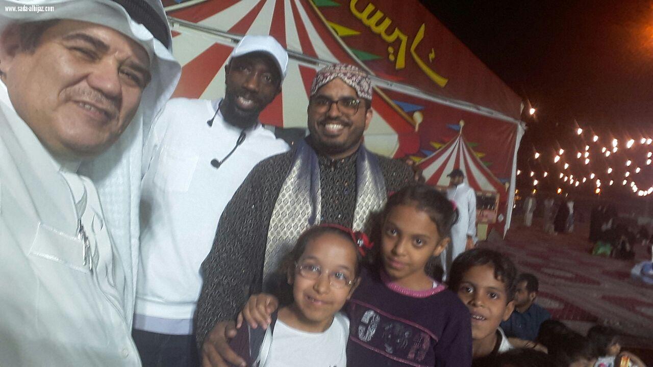 7 آلاف زائر لمهرجان ربيع النوارية 3 يوم الجمعة و نجوم قناة المجد الفضائية يشعللون المسرح بالأناشيد والمسابقات والجوائز